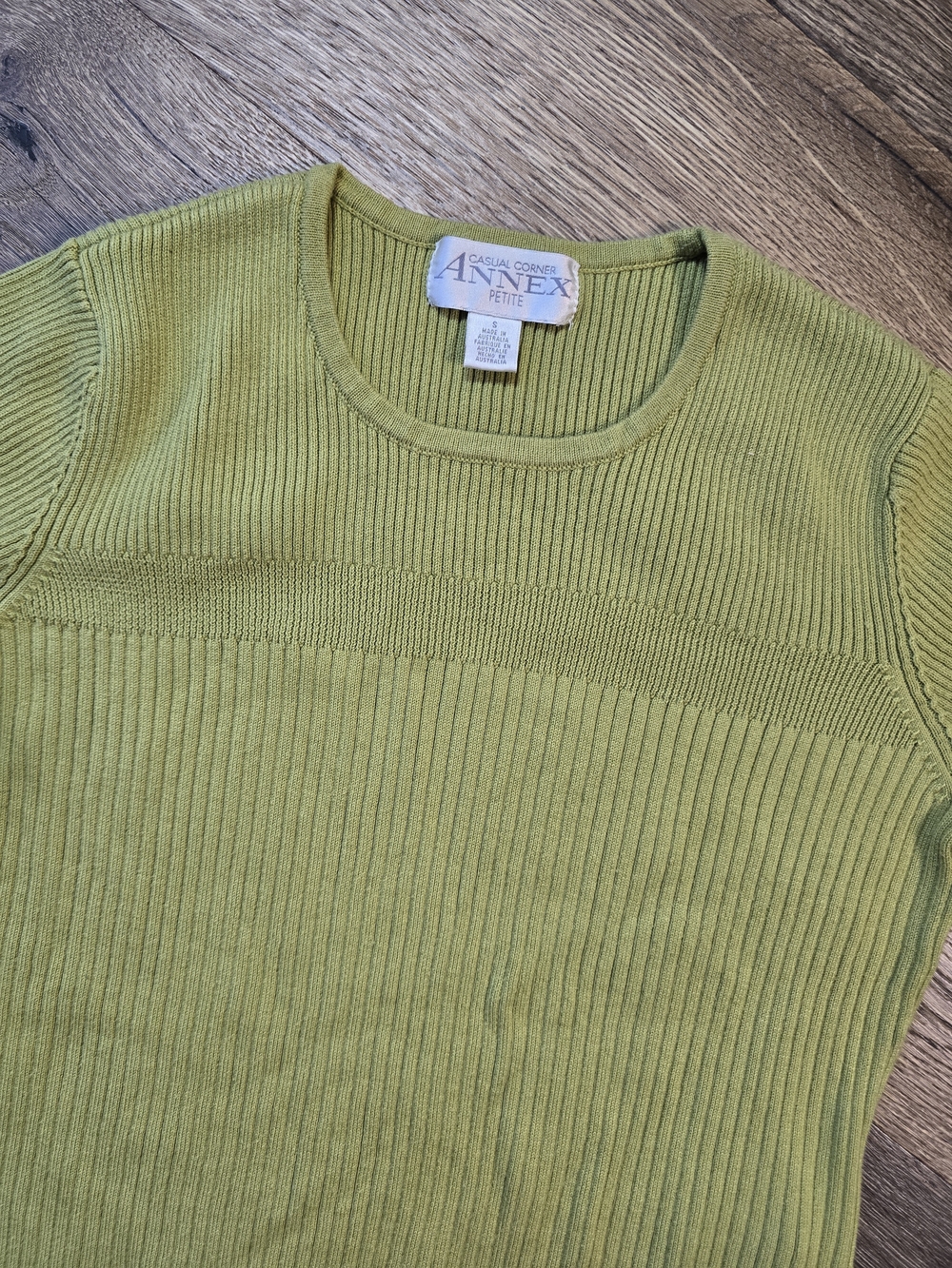 Y2K Casual Corner Annex Petite Bright Chartreuse Ribbed Crewneck Sweater Shirt